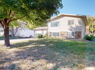 609/611 Giles Pl, Albert Lea, MN 56007