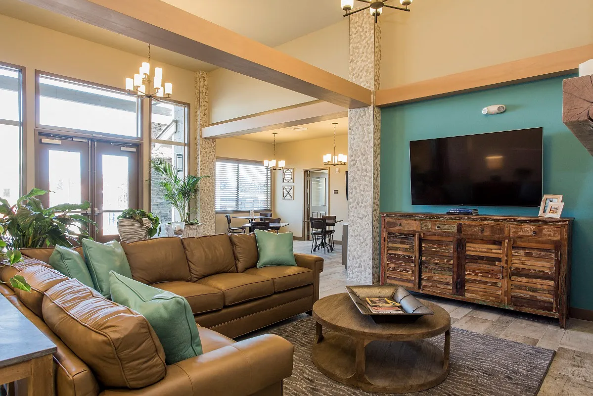 Axis Apartments — Photo 2