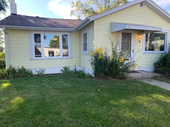 2 Lincoln St, Harvard, IL 60033