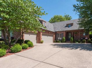 946 E Westchester Dr, Springfield, MO 65810