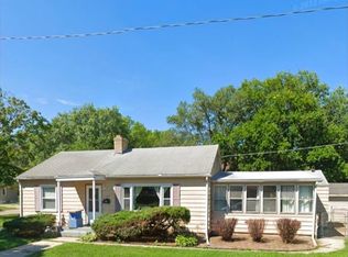 2004 Elmwood St, Rockford, IL 61101