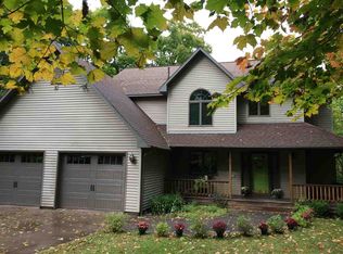 1506 Ravine Side Dr, Houghton, MI 49931