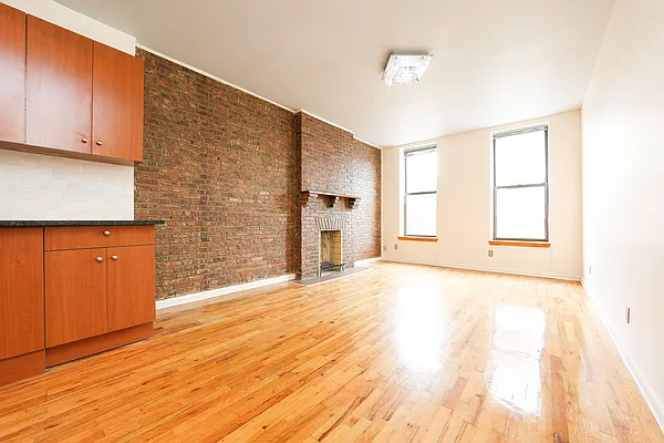 Sold by Remax Real Estate Professionals | media 5