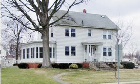 541 N Main St photo 1