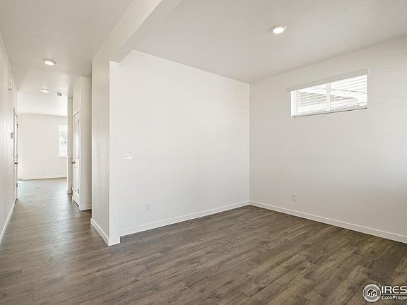 4th image of 4742 Longs Peak St