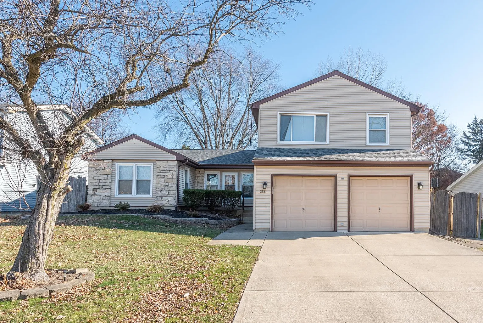 258 Windsor Dr photo 1