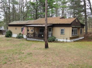 16 Venne Ave, Morrisonville, NY 12962