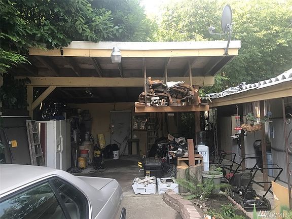 2nd image of 15824 84th Ave E