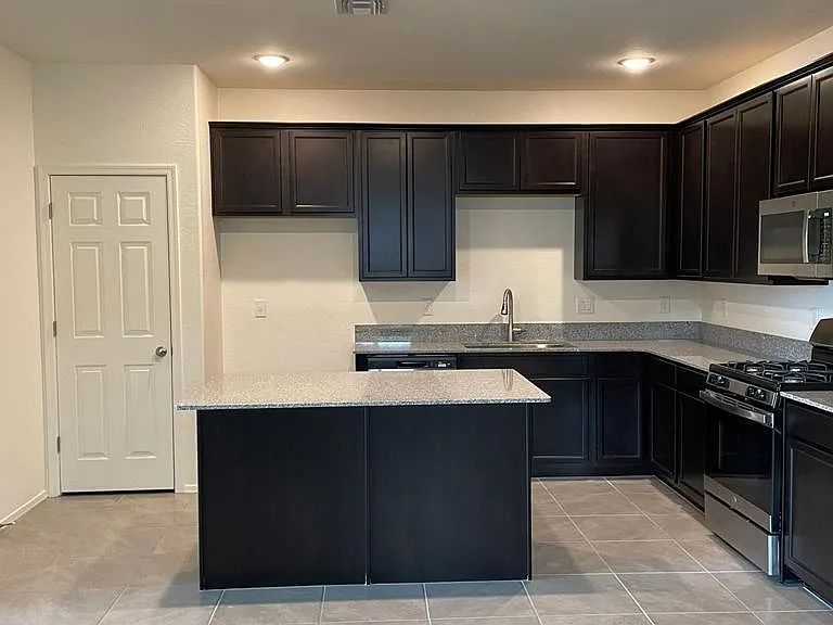 249 W Tropical Dr — Photo 13