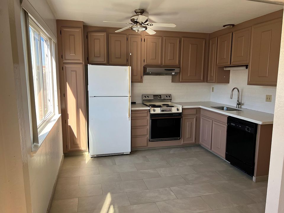1st image of 423 23rd Ave APT 4