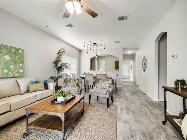 242 Amber Oak Dr, Kyle, TX 78640