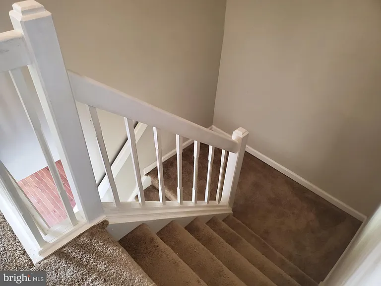 2205 Elberta Ln — Photo 9