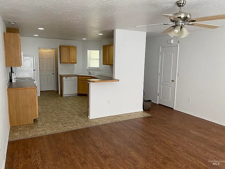 116 NE Lotus Ct #116 — Photo 7