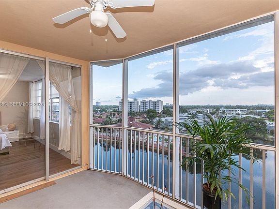 2nd image of 1750 NE 191st St APT 827-4