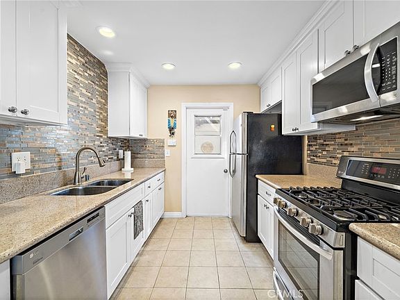 5th image of 2404 Niagara Way