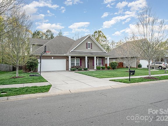 4th image of 8103 Goodall Ct