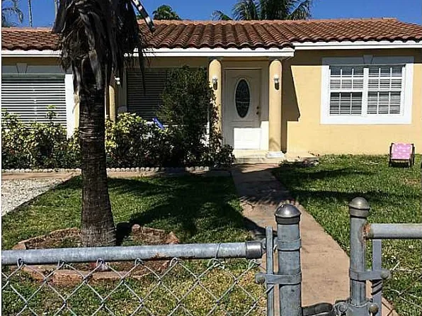 2639 Fletcher Ct, Hollywood, FL 33020
