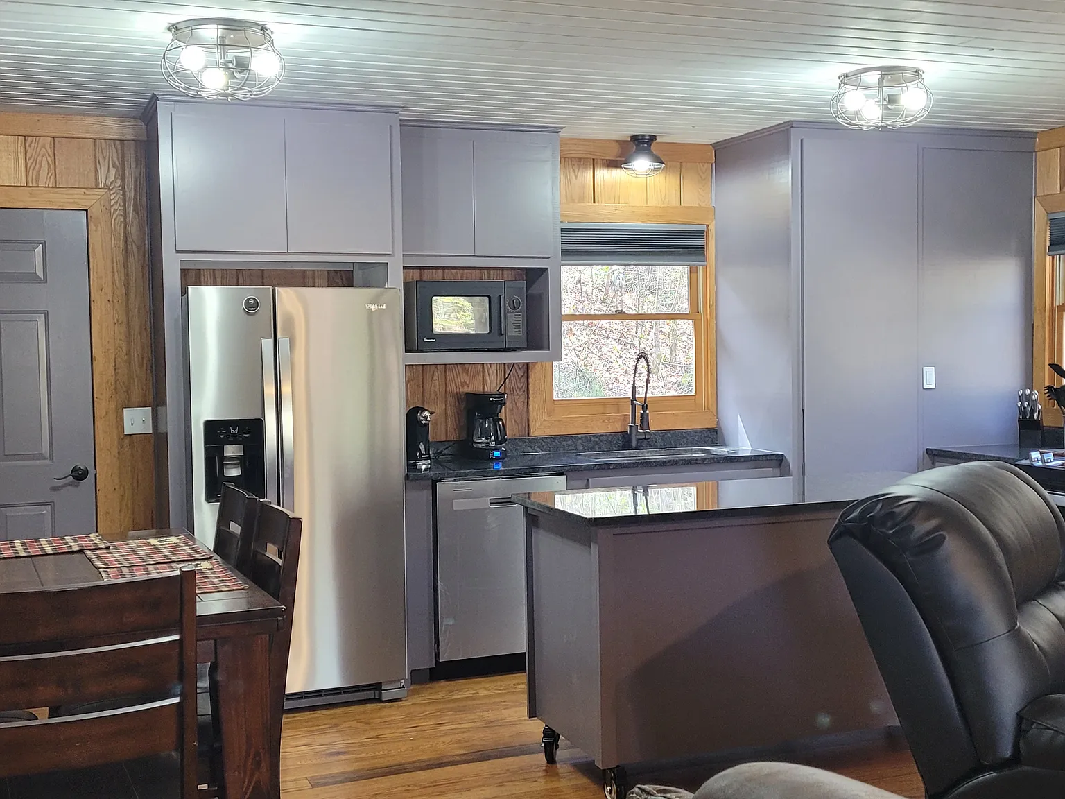 3 bed, 1152 sqft, $2,100 — Photo 2