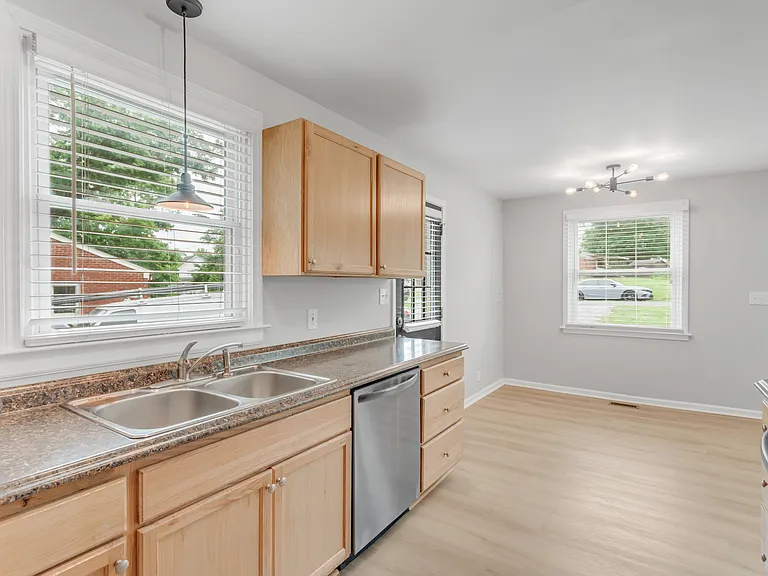 304 Lallemand Ct — Photo 18