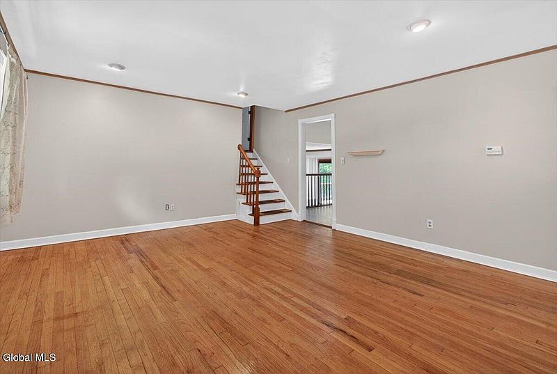 4th image of 114 Hathorn Boulevard