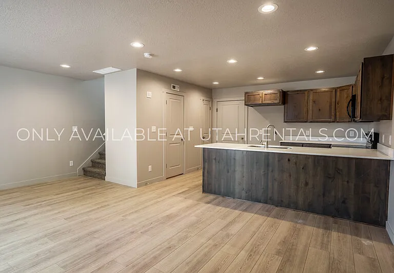 1783 N 1280 E — Photo 2