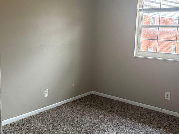 4th image of 4423 Duxbury Ln APT 127