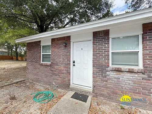 110 Hawkins Rd #B Photo 1