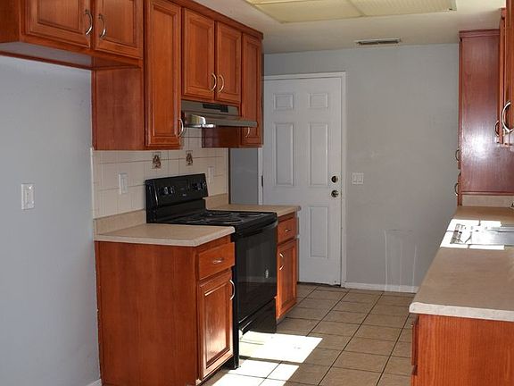 5th image of 7572 El Terraza Dr