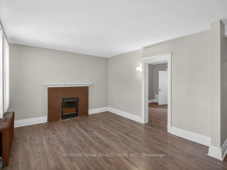109 Balsam Ave S #4 — Photo 9