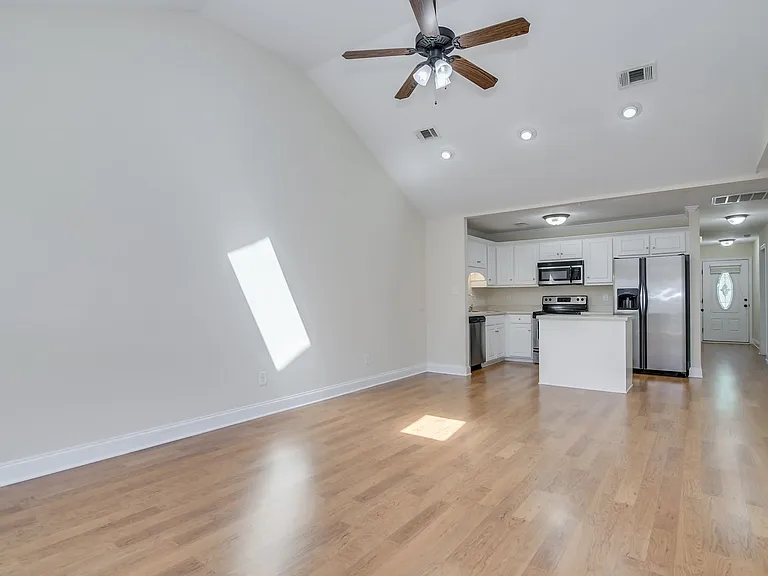 804 Bryan Cir — Photo 15