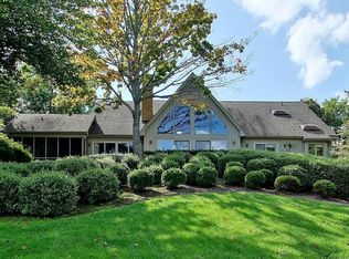 260 Island View Dr, Penhook, VA 24137