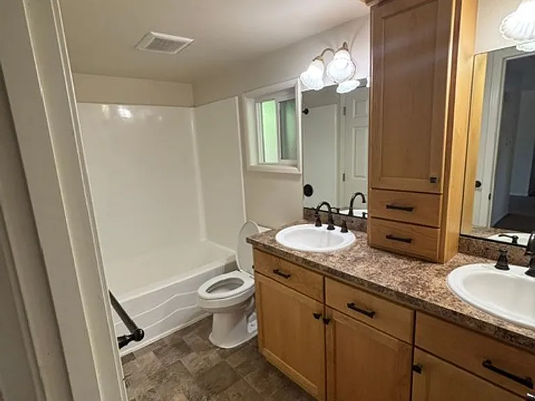 408 Pinehurst Dr — Photo 12