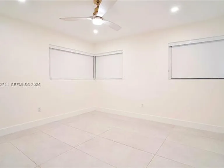 8811 Carlyle Ave — Photo 41