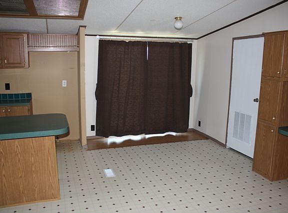 5th image of 213 Thomas Park Dr