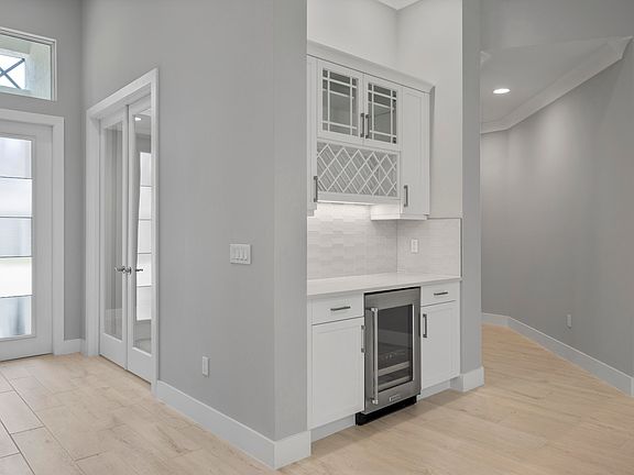 5th image of 1810 Arawak Street