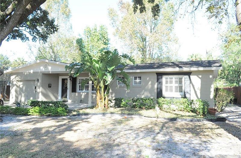 1st image of 2225 Loch Lomond Dr