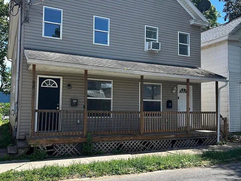 926 Edison Ave — Photo 1
