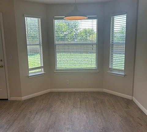 5th image of 108 Pond Way