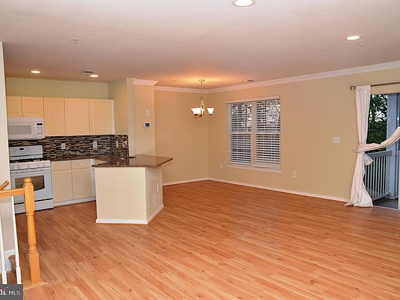 3rd image of 12820 Fair Briar Ln
