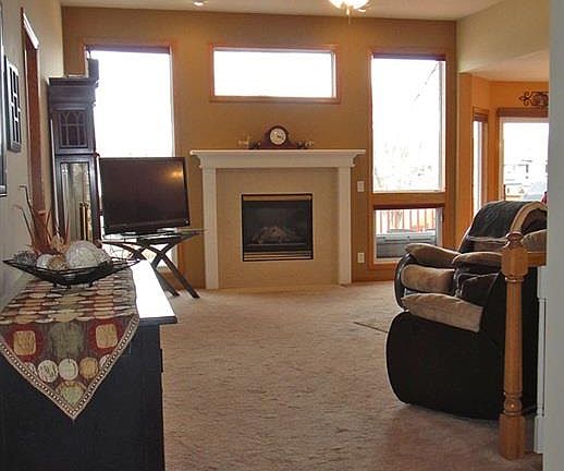 2nd image of 2708 Lakeview Cir