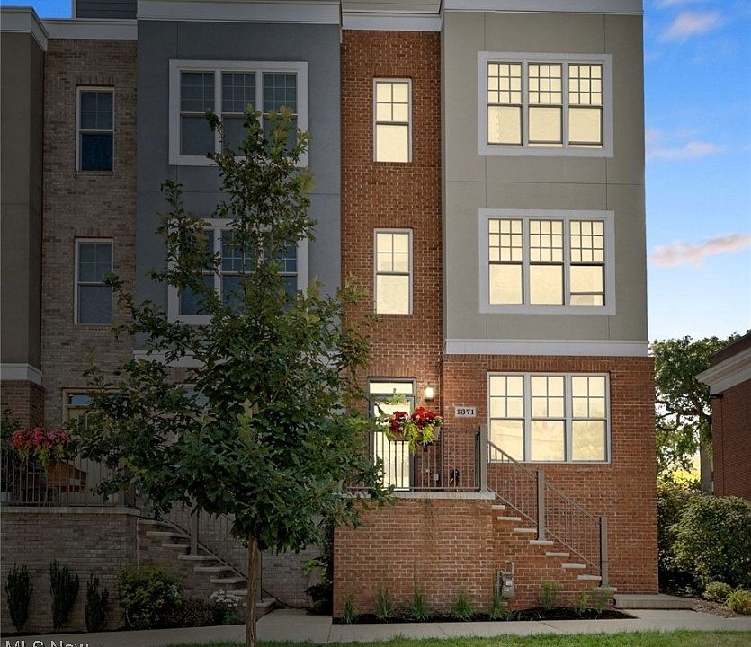 1st image of 1371 W Clifton Blvd