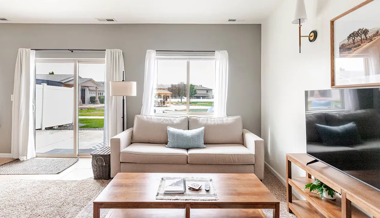 2 bed, 1043 sqft, $3,000 — Photo 1