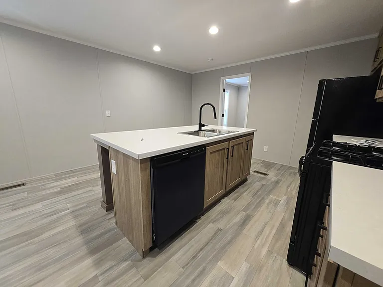 29800 Guilford Cir #460 — Photo 5