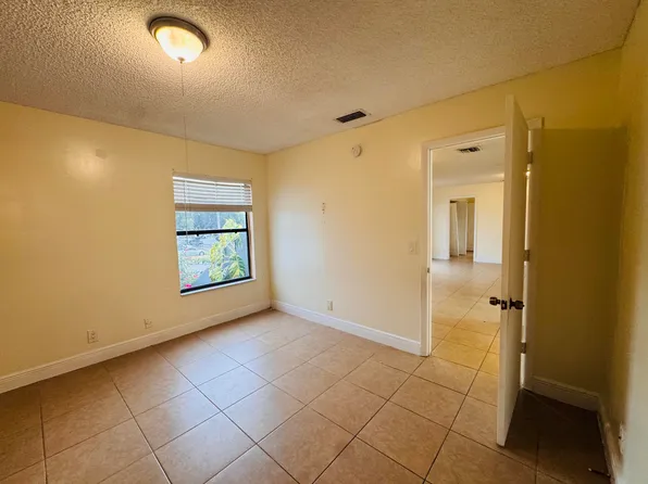 7 Crossings Cir APT G, Boynton Beach, FL 33435