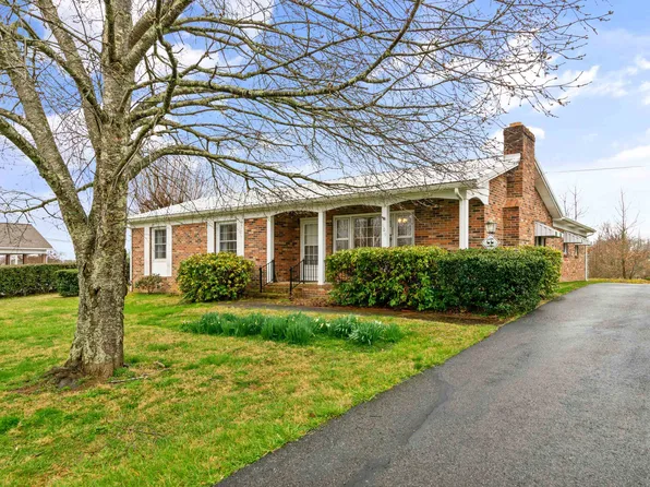 109 W Buck Ave, Rural Retreat, VA 24368