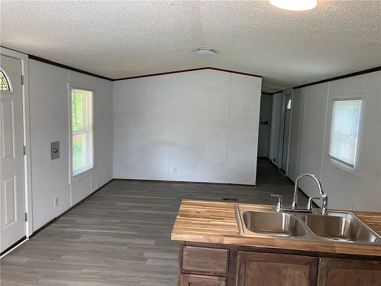 1496 Cleveland Hwy — Photo 6