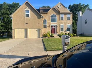 4 Serene Ln, Sicklerville, NJ 08081