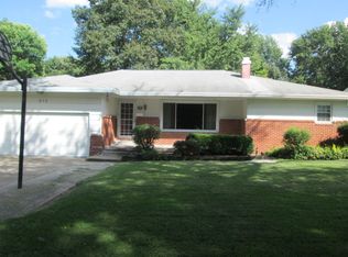 813 N 9 1 2 St, Monmouth, IL 61462