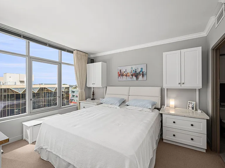 425 W Beech St #854 — Photo 15