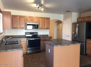 712 W Flaming Arrow Dr, Green Valley, AZ 85614